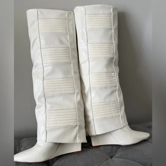 Elegant White Knee-High Boots - Picture 4 of 7